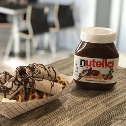 Below Zero - Waffle w/ rolled icecream