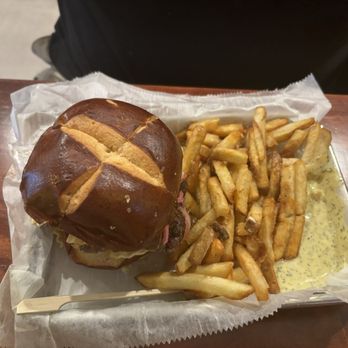Burger Paradox - Paul B'Onion - Burgers Near Me - Duluth, Minnesota