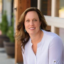 Lakeside Pediatric and Adolescent Medicine - Nicola McLachlan, PNP