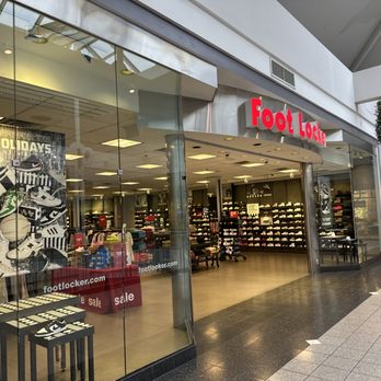 carmine's foot locker