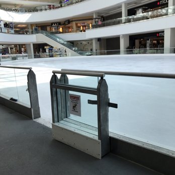 Lloyd Center Ice Rink - Skating Rinks Near Me - Portland, Oregon Lloyd Center Ice Rink - Skating Rinks Near Me - Portland, Oregon