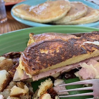 Mama's Royal Cafe - Monte Cristo - Breakfast & Brunch Near Me - Oakland, California