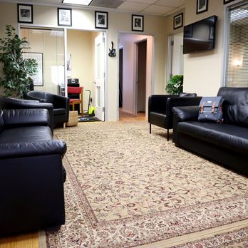 River Oaks Music School - Our comfortable waiting room for students and parents - Musical Instruments & Teachers Near Me - Houston, Texas River Oaks Music School - Our comfortable waiting room for students and parents - Musical Instruments & Teachers Near Me - Houston, Texas