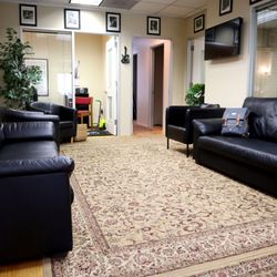River Oaks Music School - Our comfortable waiting room for students and parents