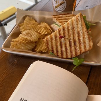 Buzz & Bites - Coffee & Tea Near Me - Houston, Texas