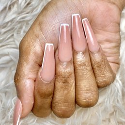valentino nails discount