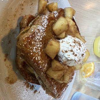 Over Easy Huntington - Apple Cinnamon Stuffed Toast - Breakfast & Brunch Near Me - Huntington, New York