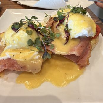Craft Kitchen - Eggs Benny. Perfectly poached eggs with a nice holendaysauce - Breakfast & Brunch Near Me - Henderson, Nevada Craft Kitchen - Eggs Benny. Perfectly poached eggs with a nice holendaysauce - Breakfast & Brunch Near Me - Henderson, Nevada