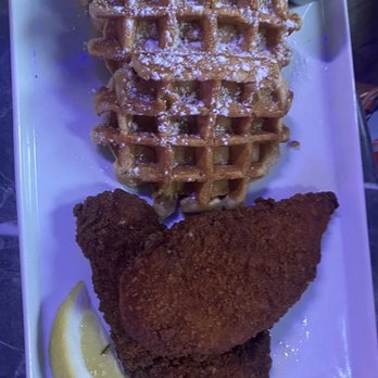 Splash Supper Club - Chicken and waffles - Lounges Near Me - Las Vegas, Nevada Splash Supper Club - Chicken and waffles - Lounges Near Me - Las Vegas, Nevada