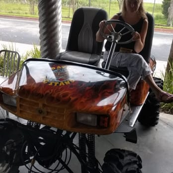 Colt's Pig Stand - Fun outdoor patio. Nice and shady! - Barbeque Near Me - Ormond Beach, Florida