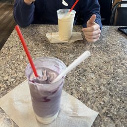 Malt milkshakes! Malt milkshakes!