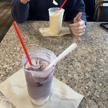 Spiffy Dine In Drive In - Malt milkshakes! - New American Near Me - Morton, Washington Spiffy Dine In Drive In - Malt milkshakes! - New American Near Me - Morton, Washington