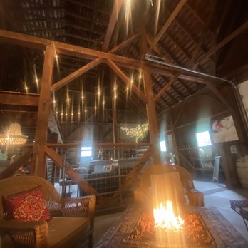 Mongata Estate Winery - Tasting room inside of a 1915 historic barn. - Wine Tasting Room Near Me - Milton-Freewater, Oregon