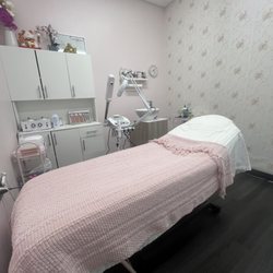 Riya Beauty Salon