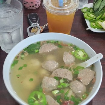 M Noodle & Cafe - Won ton and meat balls Mango tea with mango jelly - Vietnamese Near Me - Gilroy, California M Noodle & Cafe - Won ton and meat balls Mango tea with mango jelly - Vietnamese Near Me - Gilroy, California