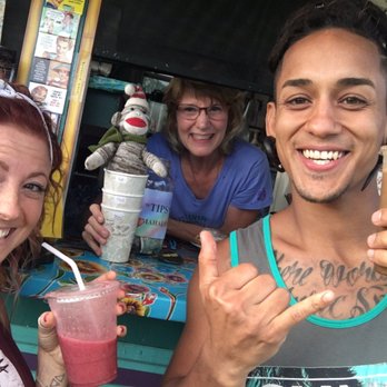 Flyin' Hawaiian Coffee - Coffee & Tea Near Me - Naalehu, Hawaii Flyin' Hawaiian Coffee - Coffee & Tea Near Me - Naalehu, Hawaii
