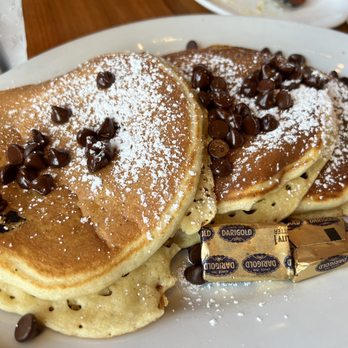 Eat Chow - Chow buttermilk pancakes w chocolate chips - Breakfast & Brunch Near Me - Costa Mesa, California