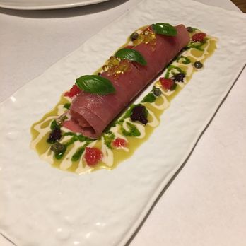Compartir - A tuna tartare "cannelloni" with a delicate mix of vegetable purées. - Spanish Near Me - Cadaqués, GI