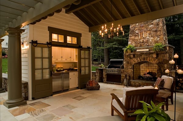 Custom Solutions Construction & Central Texas Gutters Logo