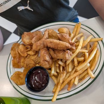 Gunther Toody's - Chicken tenders, fries, and chips - Diners Near Me - Parker, Colorado Gunther Toody's - Chicken tenders, fries, and chips - Diners Near Me - Parker, Colorado