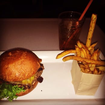 Burger Lounge - Lounge Burger w/gluten free bun! :) - Burgers Near Me - Beverly Hills, California Burger Lounge - Lounge Burger w/gluten free bun! :) - Burgers Near Me - Beverly Hills, California