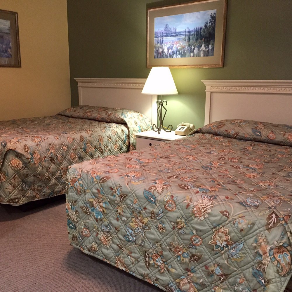 Eagle Trace - 11.18.18 master bedroom - Resorts Near Me - McGaheysville, Virginia