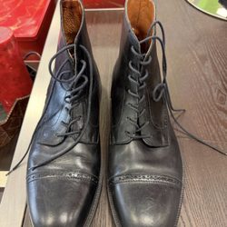 Goodwill Store & Donation Center - Leather lined inside and upper leather outside. Very well made and in excellent condition!