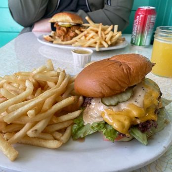 Lou's Luncheonette - City Lou Burger - Barbeque Near Me - Sonoma, California Lou's Luncheonette - City Lou Burger - Barbeque Near Me - Sonoma, California
