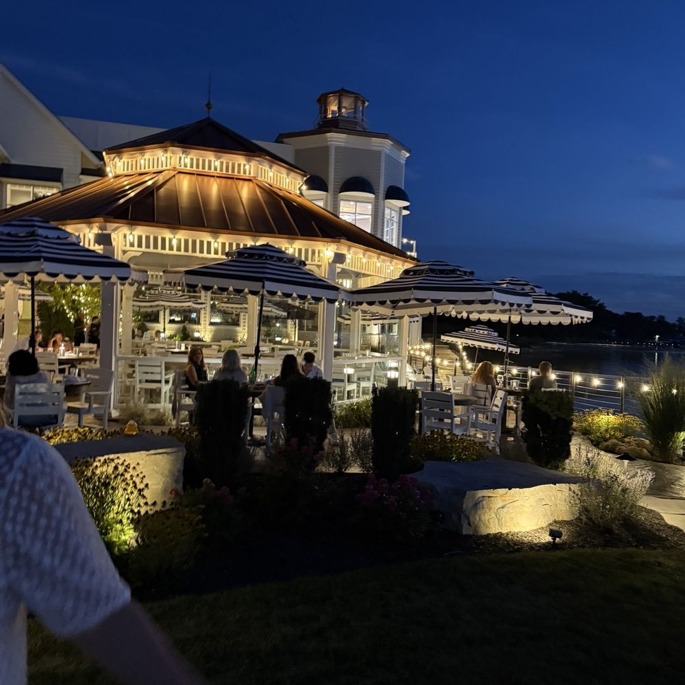 Lighthouse Restaurant - Seafood Near Me - Cedar Lake, Indiana