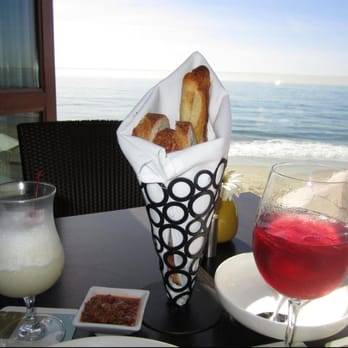 Splashes Restaurant - bread and girly drinks - New American Near Me - Laguna Beach, California Splashes Restaurant - bread and girly drinks - New American Near Me - Laguna Beach, California