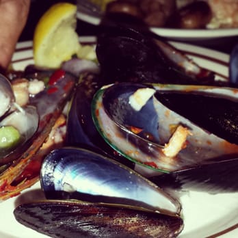 Crazy Buffet - The mussels didn't stand a chance ... haha - Buffets Near Me - Orlando, Florida Crazy Buffet - The mussels didn't stand a chance ... haha - Buffets Near Me - Orlando, Florida