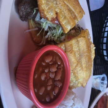 Papa's Cache Sabroso - Latin American Near Me - Chicago, Illinois
