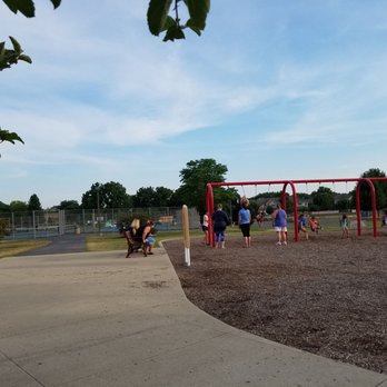 Village Green Park - Parks Near Me - Glen Ellyn, Illinois Village Green Park - Parks Near Me - Glen Ellyn, Illinois