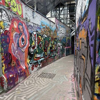 Graffitistraatje - Local Flavor Near Me - Gent, VOV
