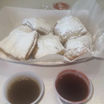 Yay Beignet - 6 Beignets with praline & raspberry sauces - Coffee & Tea Near Me - Hapeville, Georgia