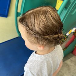 Cookie Cutters Haircuts for Kids - I guess it's a braid? I would expect more from a trained professional.