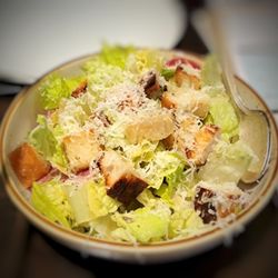 Della's - DELLA'S Salad - romaine, dry salami, crouton, pepperoncini, olive, parmesan, Italian vin