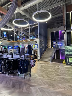 Topgolf Spring by null