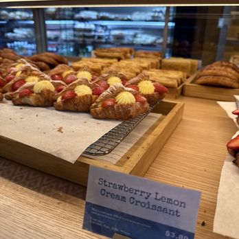 Paris Baguette - Mini Strawberry Lemon Cream Croissant - Bakeries Near Me - Phoenix, Arizona Paris Baguette - Mini Strawberry Lemon Cream Croissant - Bakeries Near Me - Phoenix, Arizona