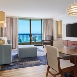 Hyatt Regency Waikiki Beach Resort And Spa - Renovated One Bedroom Suite
