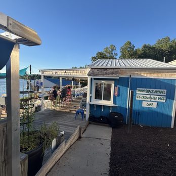 Shady Shack Grill & Flip Flops Bar - New American Near Me - Bracey, Virginia