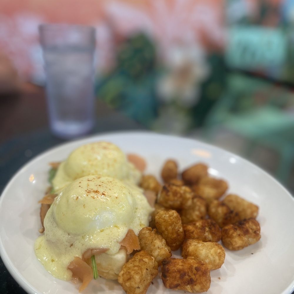 Fresh Bites Hawaii - Smoked Salmon Benedict - Poke Near Me - Honolulu, Hawaii Fresh Bites Hawaii - Smoked Salmon Benedict - Poke Near Me - Honolulu, Hawaii