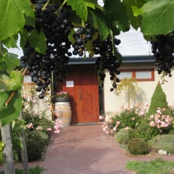 Distinctly Kelowna Tours
