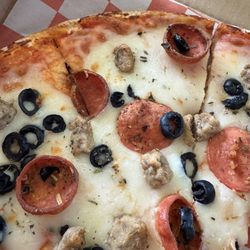 Blackstone Pizza and Salad - This is the pizza that I received.