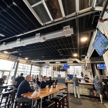 Strings Sports Brewery - General seating - Breweries Near Me - Jacksonville, Florida Strings Sports Brewery - General seating - Breweries Near Me - Jacksonville, Florida