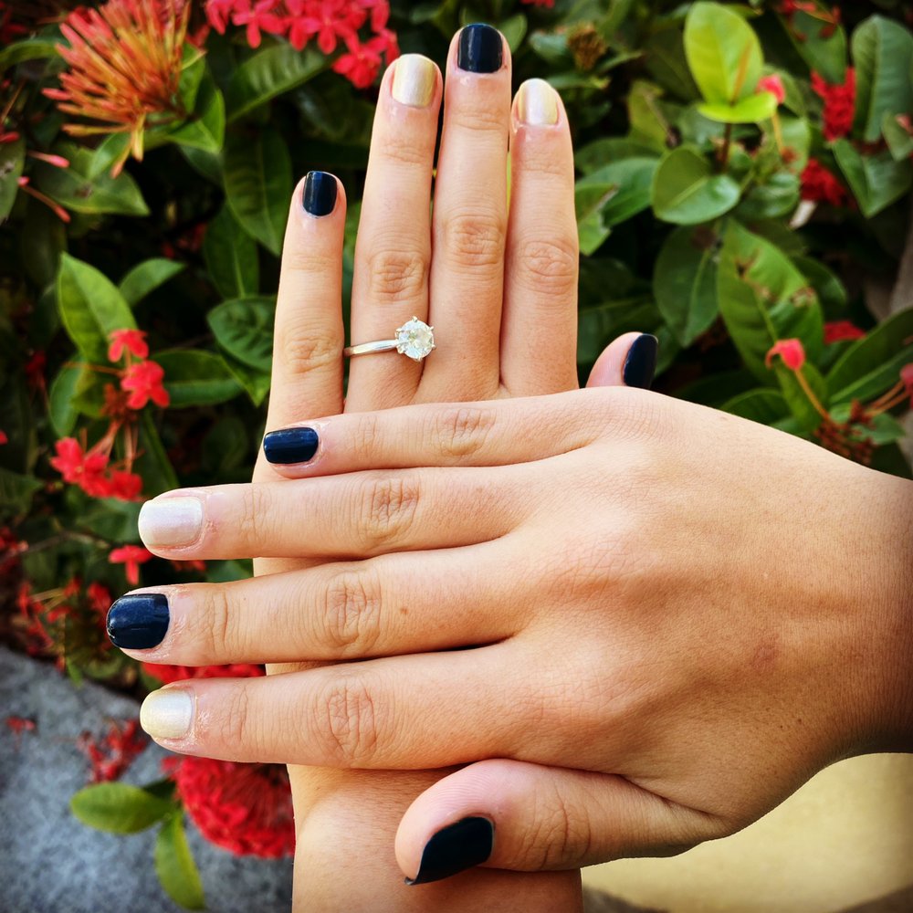 Bella's Nails and Facial Spa Logo