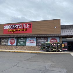 Grocery Outlet - Exterior