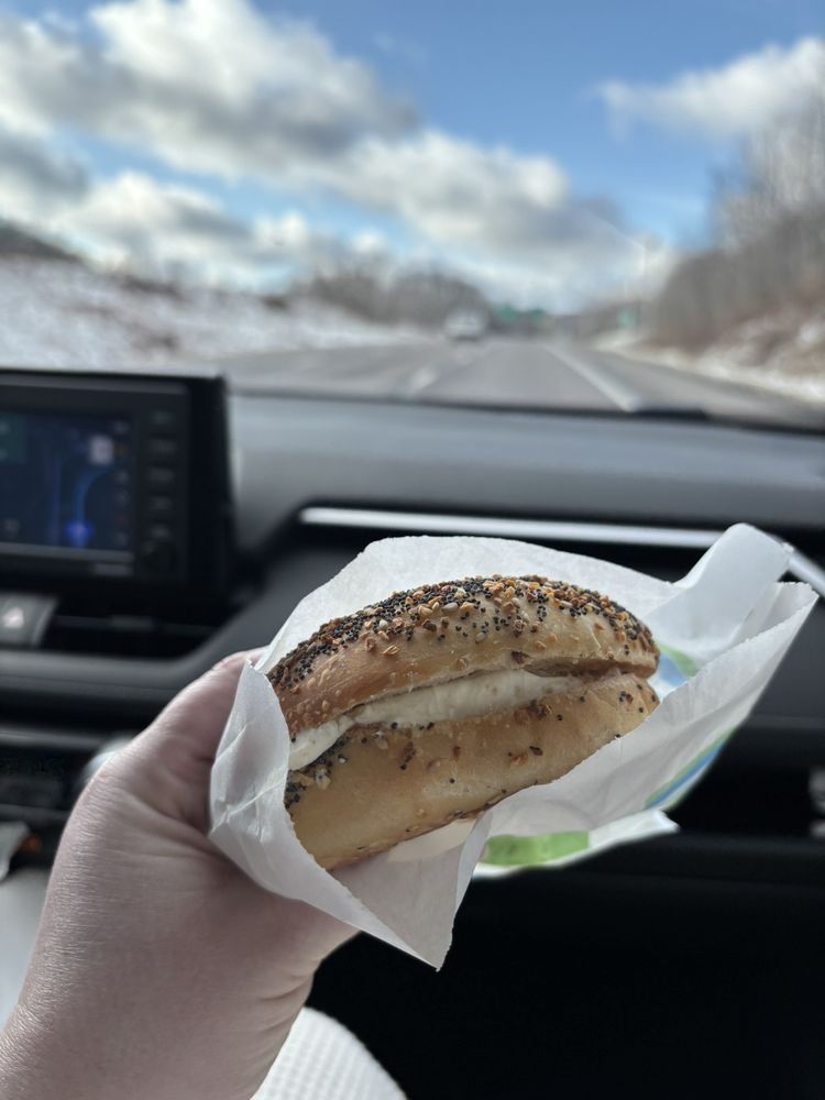 Beyond Bagels Logo