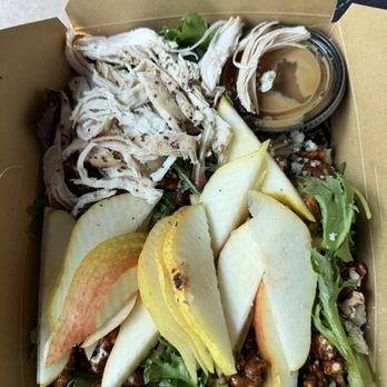 Pizzicato Pizza - Sylvan - Arugula Pear salad - Pizza Near Me - Portland, Oregon