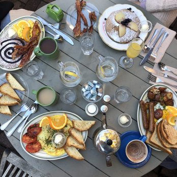 La Note - Full table! - French Near Me - Berkeley, California